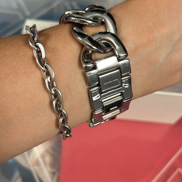 Michael Kors Women's Elena Silver Dial Twist Bracelet Watch MK3607- gently used - Picture 5 of 16